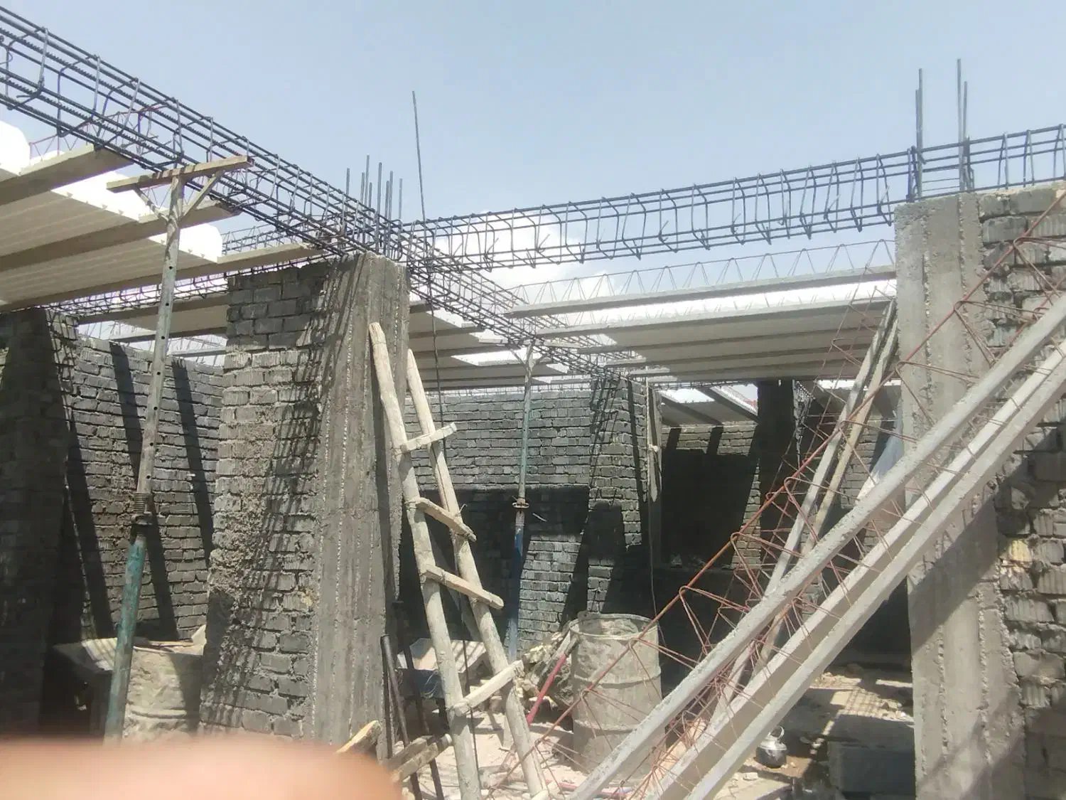 پیمانکار ساختمان/صفر تا صد/اسکلت بنایی فلزی بتنی|خدمات پیشه و مهارت|شیراز, ریشمک|دیوار