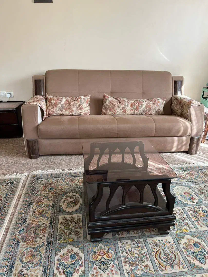 فروش مبل ۷ نفره و سه عدد میز جلو مبلی|مبلمان خانگی و میز عسلی|رودهن, |دیوار