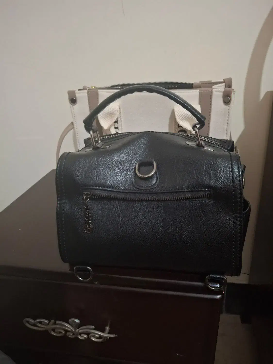 کیف|کیف، کفش، کمربند|بروجرد, |دیوار