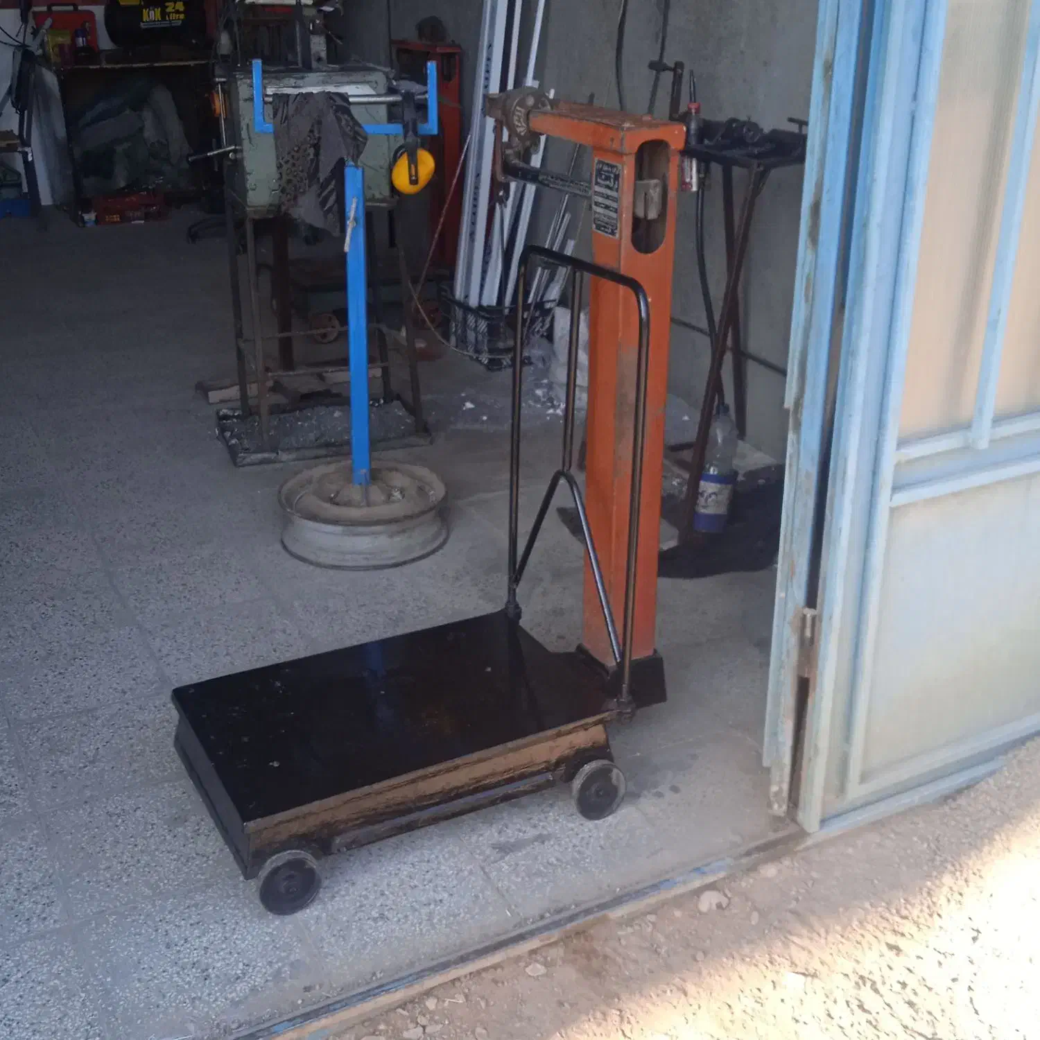 میزان دقت 300کیلویی|کلکسیون اشیاء عتیقه|قائن, |دیوار