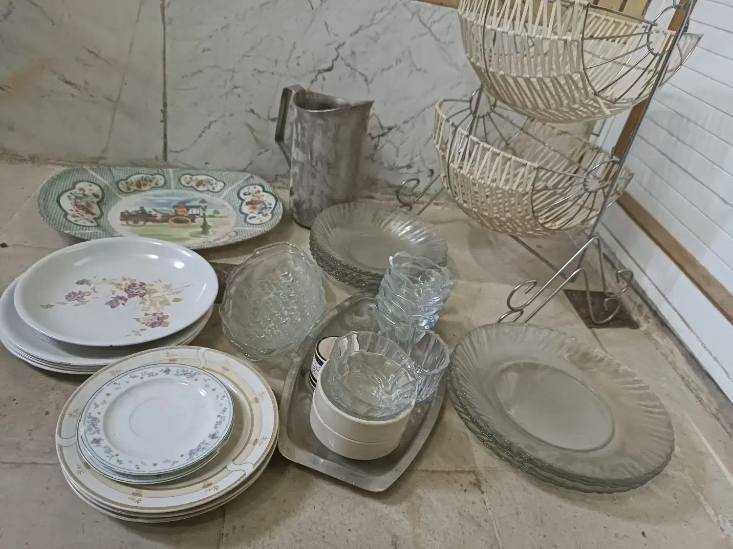 لوازم آشپزخانه ورق بزنید|ظروف سرو و پذیرایی|قم, کیوانفر|دیوار