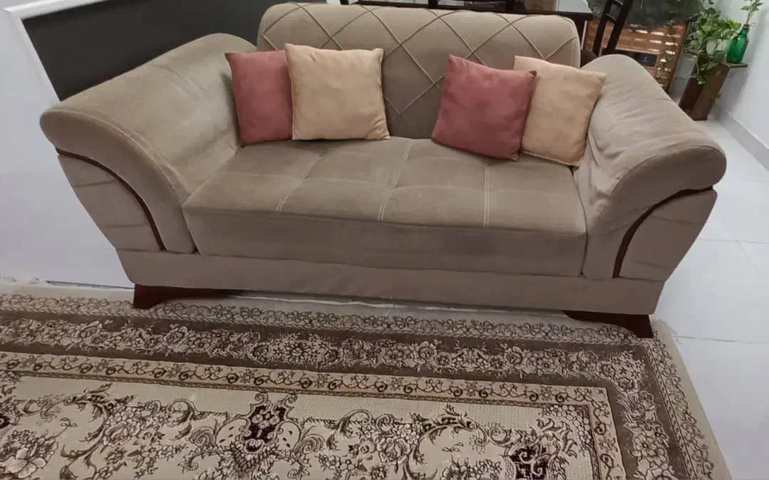 مبل ۷نفره سالم و محکم|مبلمان خانگی و میز عسلی|رشت, توشیبا|دیوار