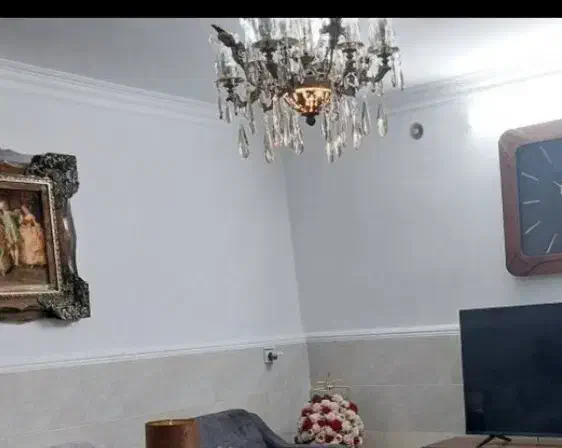 لوستر هشت شاخه|لوستر و چراغ آویز|شهریار, رضی آباد بالا|دیوار