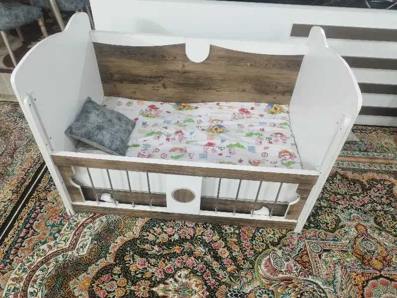 تخت بچگانه در حد|تخت و صندلی بچه|پاکدشت, پاکدشت (مامازند)|دیوار