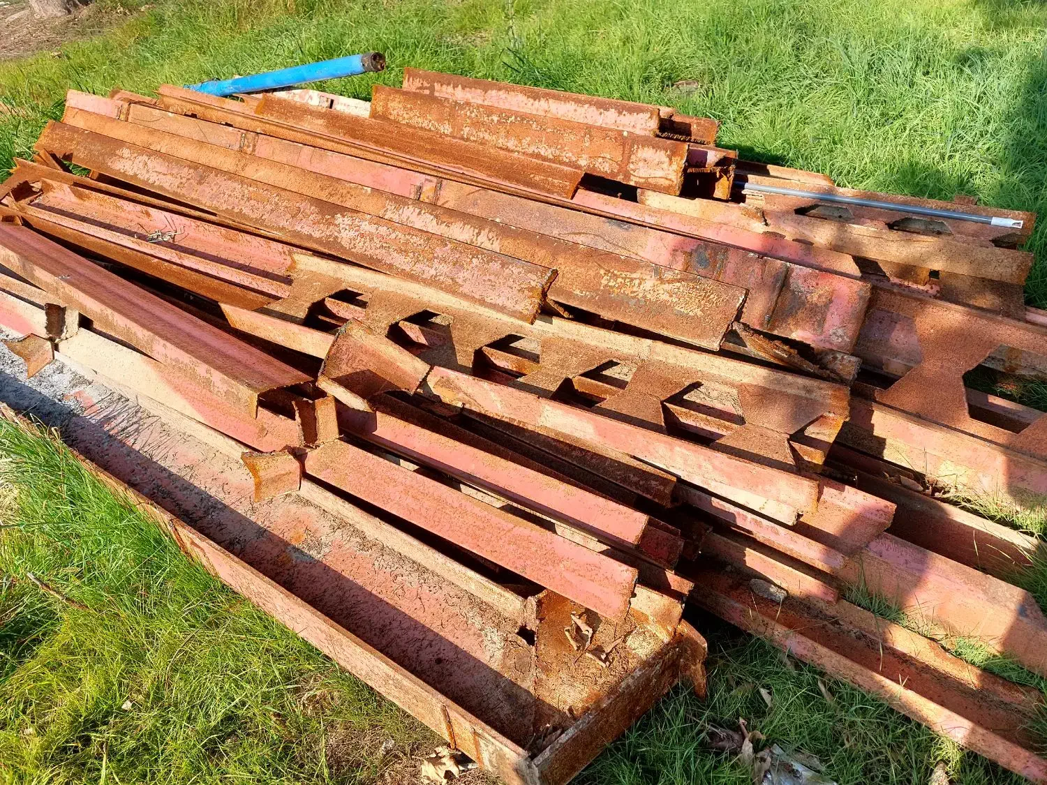 ۵ تن ناودانی ۱۶ به صورت یکجا|عمدهفروشی|سیمین شهر, |دیوار