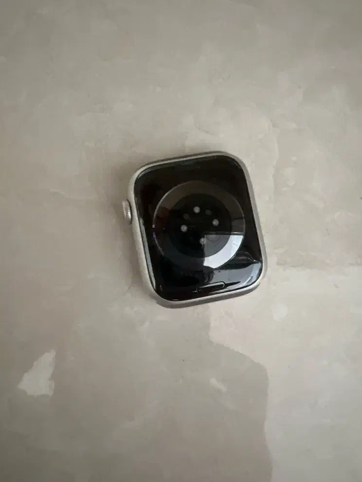 اپل واج سری ۷ باتری ۹۹ در حد اکبند و ایرپاد سری ۲|لوازم جانبی موبایل و تبلت|مشهد, الهیه|دیوار