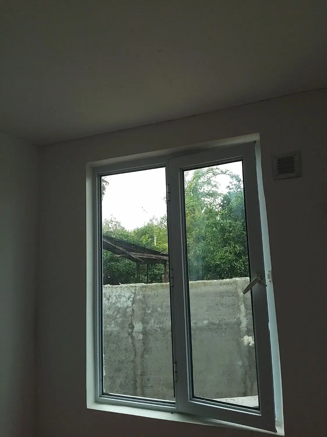 نقاشی ساختمان و اهن الات  با مجوز و کارت مهارت|خدمات پیشه و مهارت|خمام, |دیوار