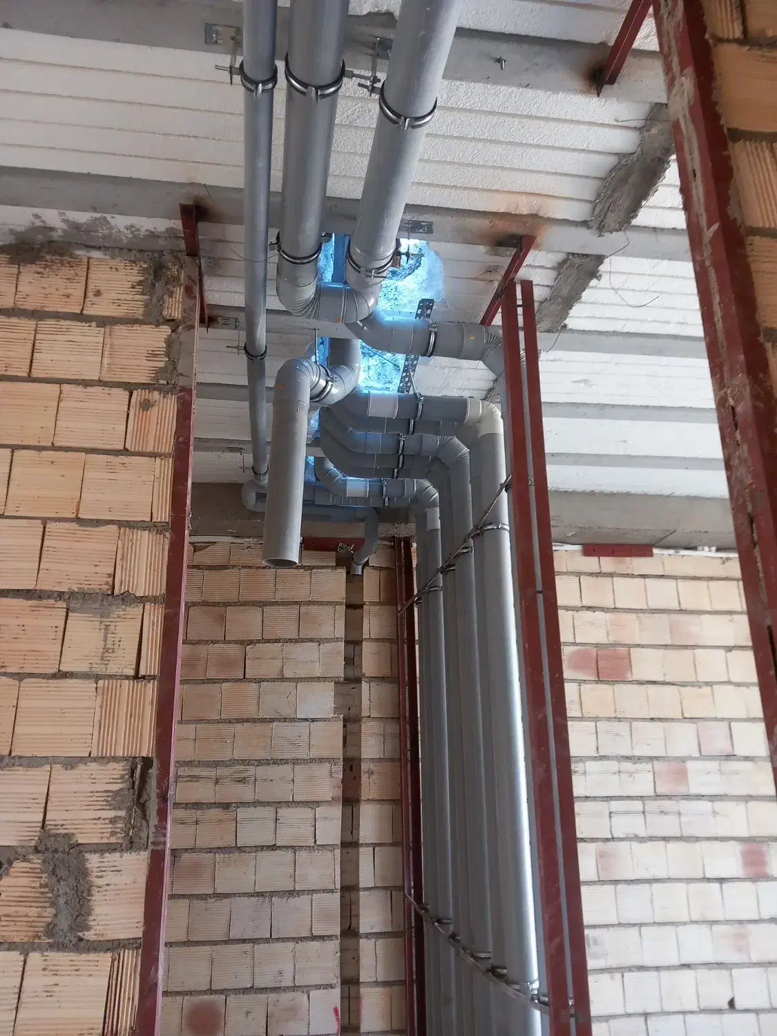 لوله کشی آب وفاضلاب. نصب شیرالات رادیاتور|خدمات پیشه و مهارت|کاشان, امیرکبیر|دیوار