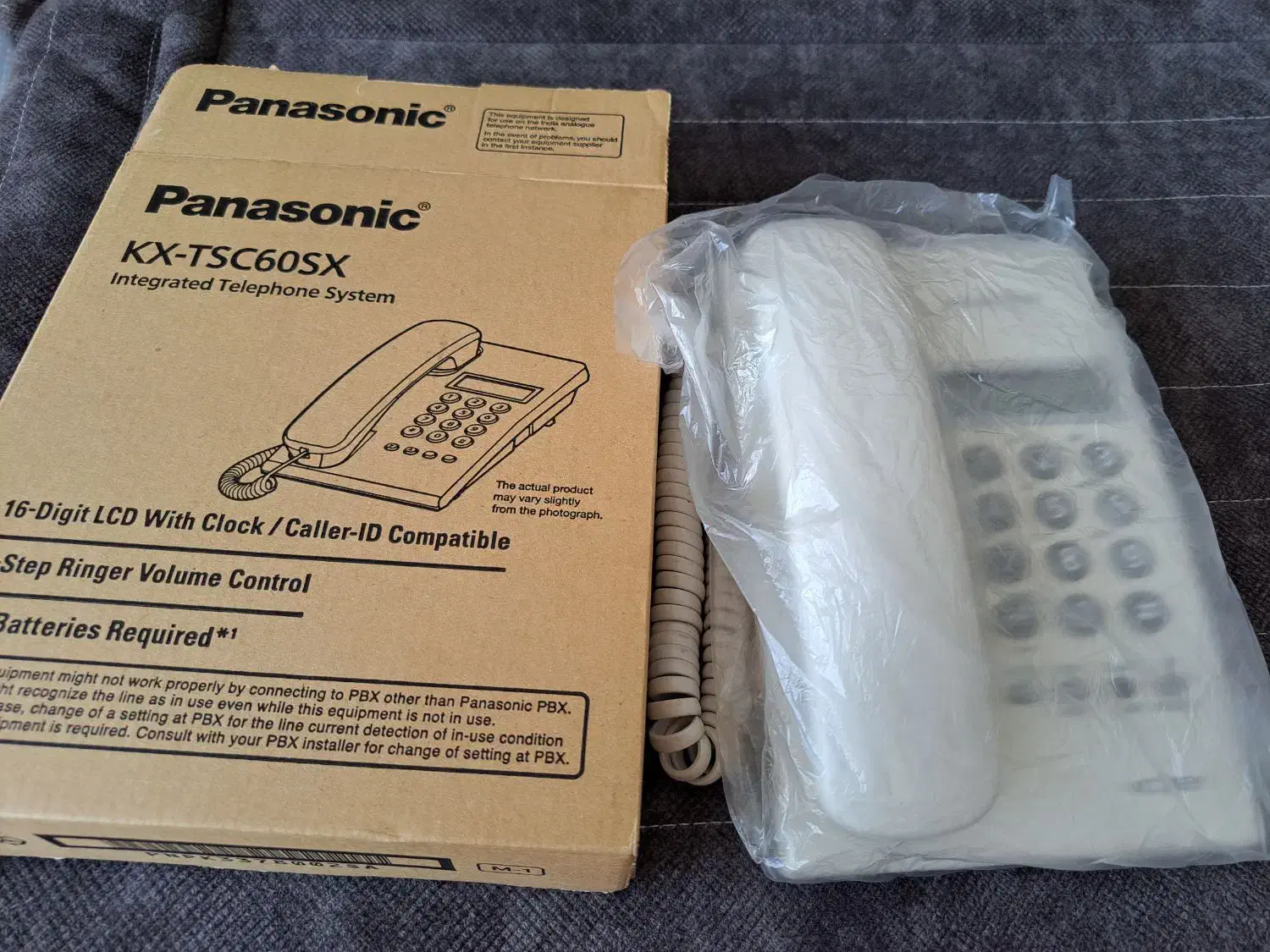 تلفن رو میزی پاناسونیک    نو و آکبند|تلفن رومیزی|کیش, |دیوار