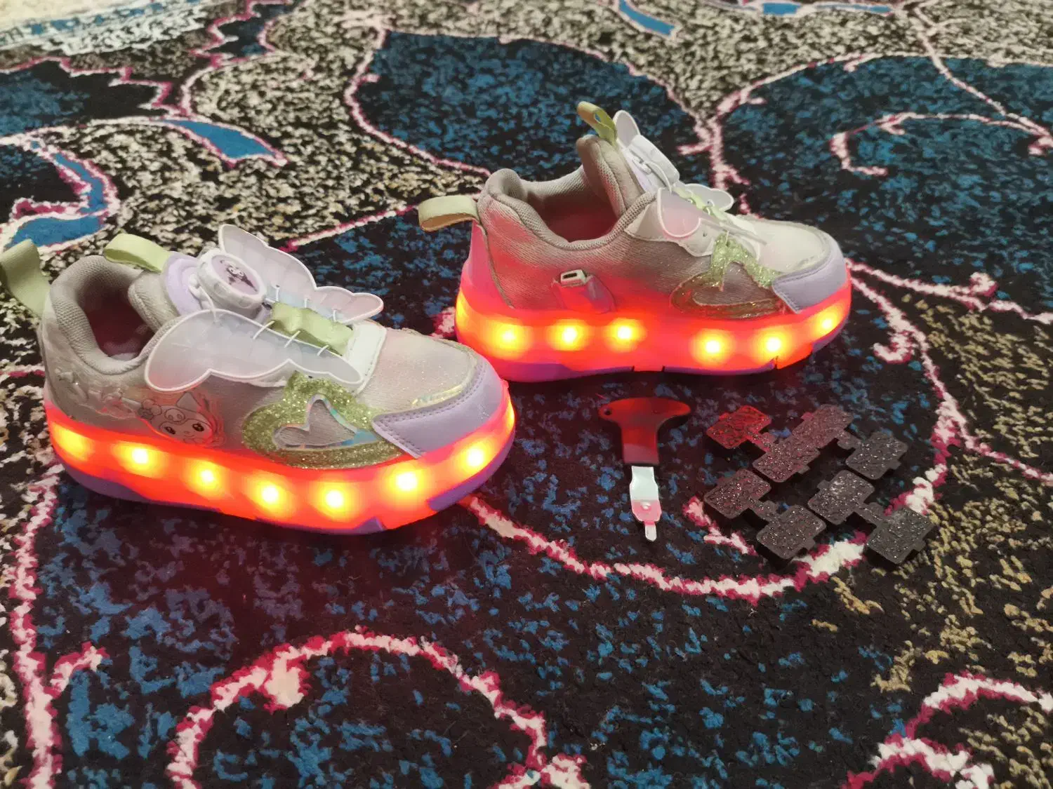 کفش اسکیت با چراغ دار|دوچرخه، اسکیت، اسکوتر|شهرضا, |دیوار