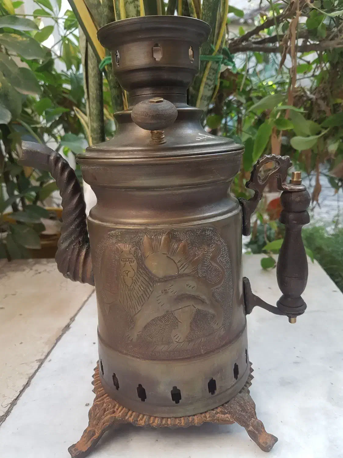 سماور زغالی قدیمی|کلکسیون اشیاء عتیقه|گرگان, |دیوار