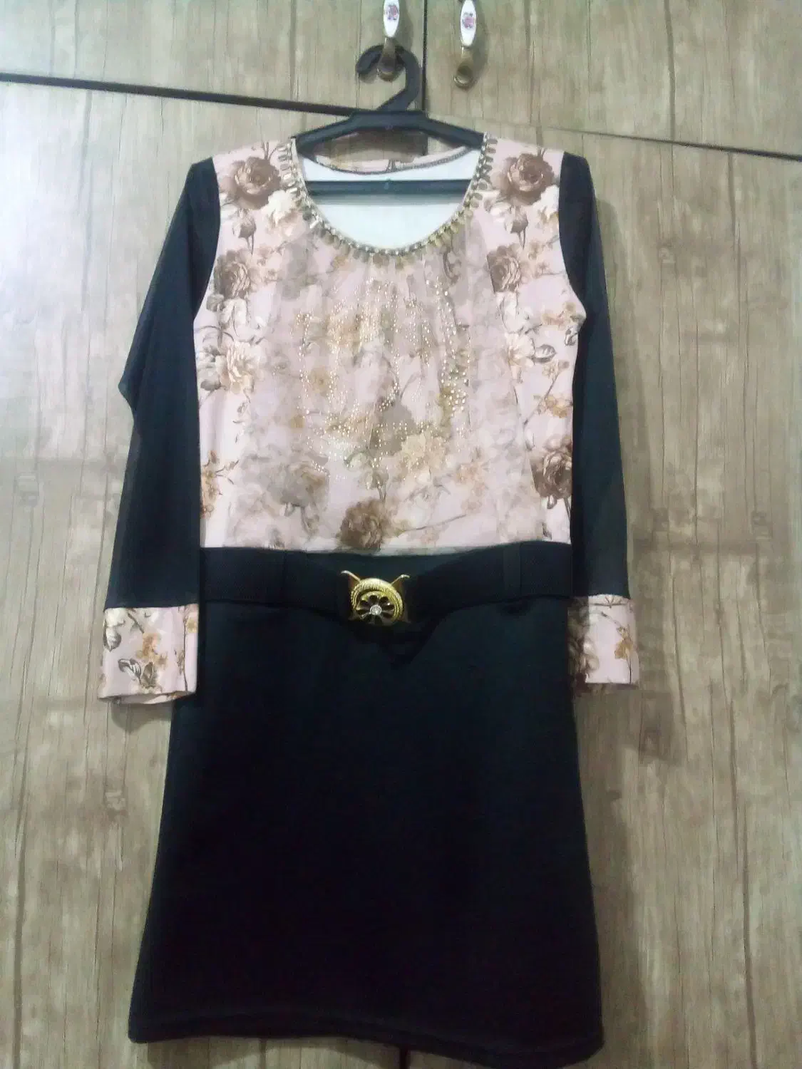 لباس مجلسی|لباس|گلبهار, شهر جدید گلبهار|دیوار