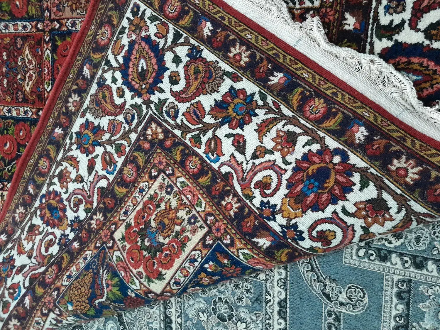 فرش دستبافت چالشتر|فرش|اصفهان, باغ فدک|دیوار