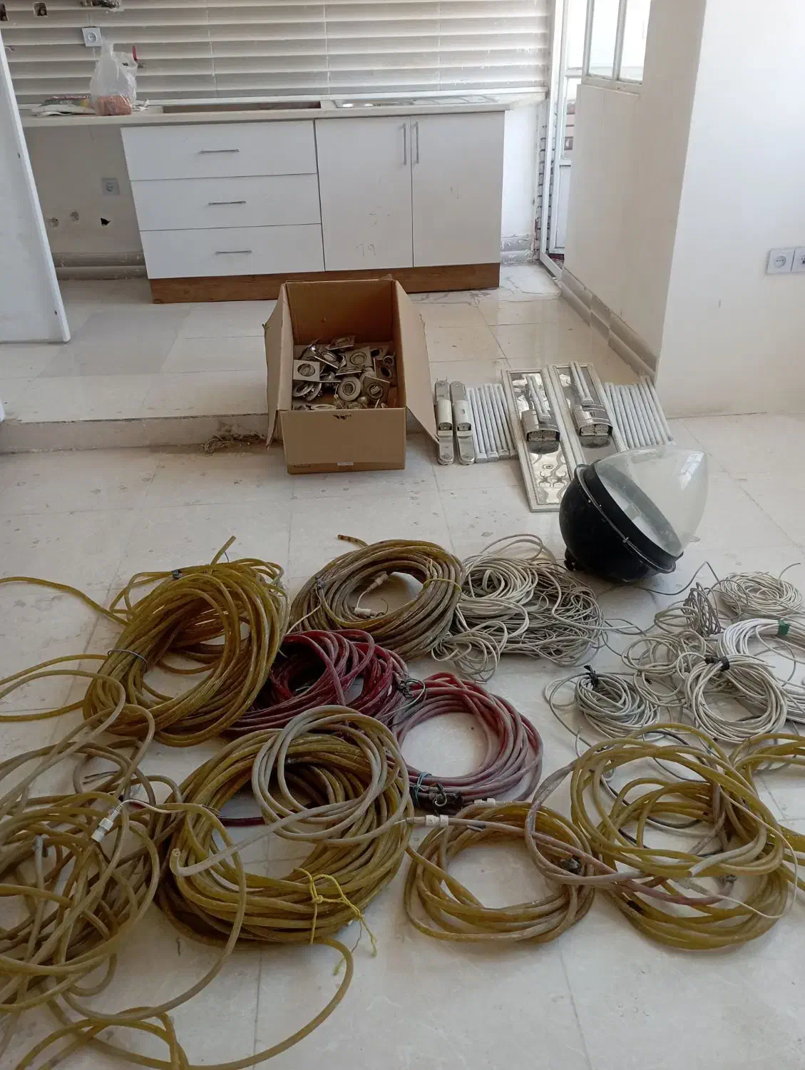 وسایل برق سختمان|سایر لوازم برقی|مشهد, مشکینی (شهرک غرب)|دیوار