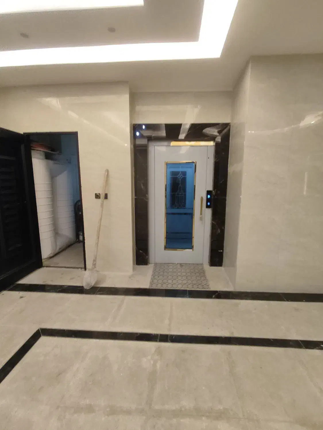 نصب و اجرای آسانسور کششی و هیدرولیک|خدمات پیشه و مهارت|چالوس, |دیوار