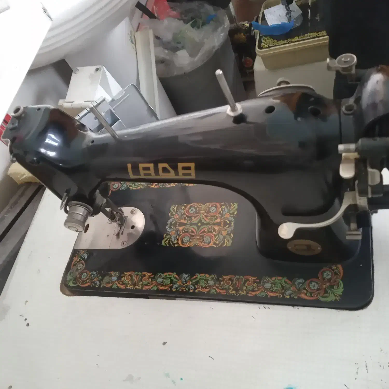 چرخ خیاطی عتیقه انگلیسی|چرخ خیاطی و ریسندگی|فولادشهر, B2|دیوار