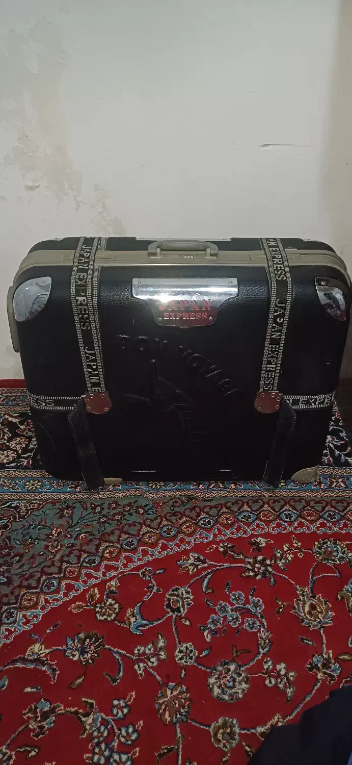 چمدان مسافرتی بزرگ|کیف، کفش، کمربند|بروجرد, |دیوار