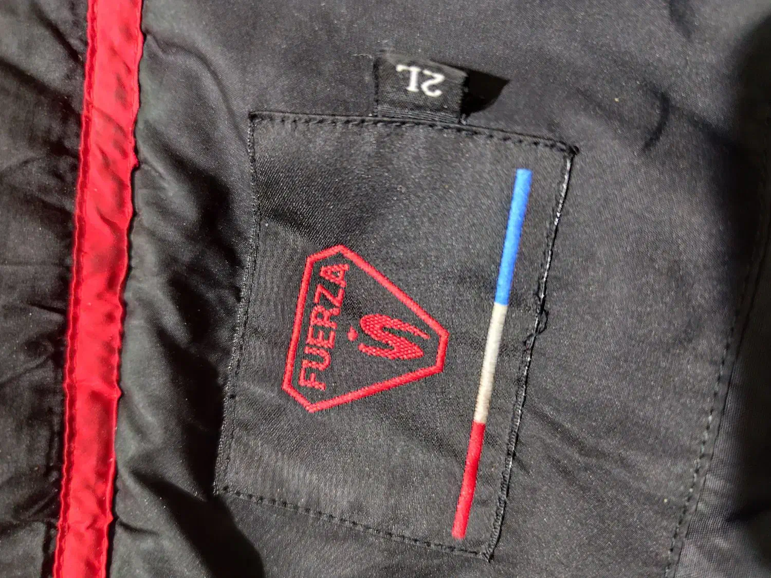 کاپشن و دستکش|لباس|گنبد کاووس, |دیوار