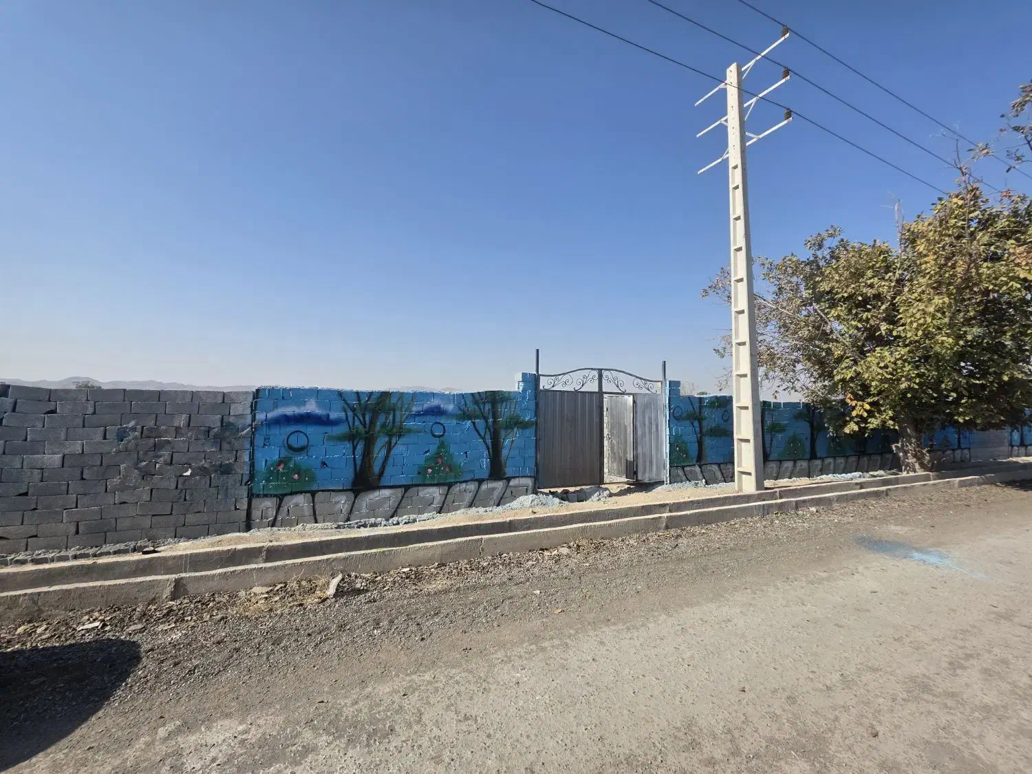 باغچه ۲۲۰ متری/ چهاردیواری/ با انشعابات جلوی ملک|فروش زمین و ملک کلنگی|اسلامشهر, شهرک احمدیه|دیوار