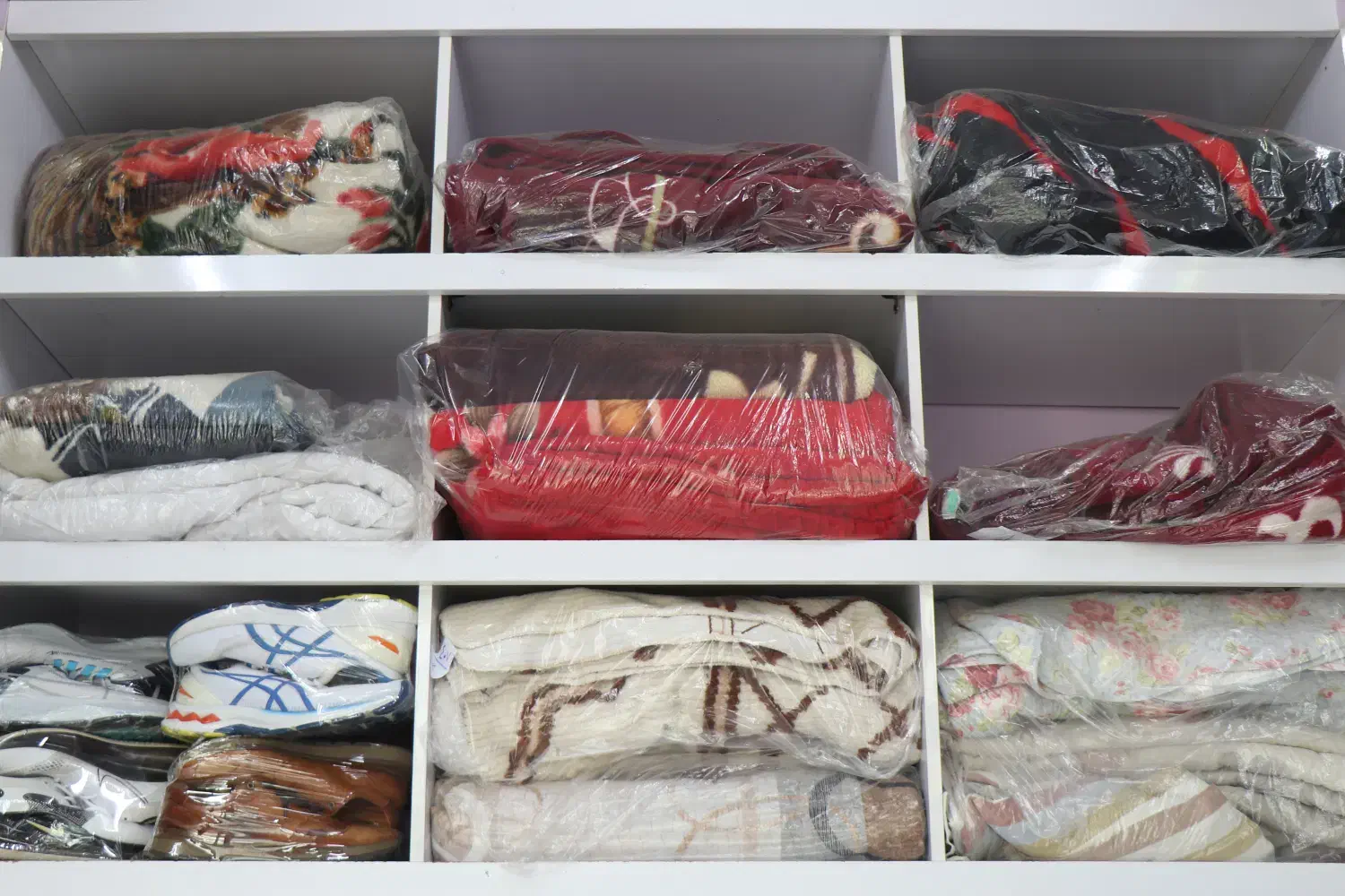 خدمات خشکشویی و اتوشویی البسه پرده شویی با پیک|خدمات نظافت|مشهد, شهرک امام هادی (شهرک غرب)|دیوار