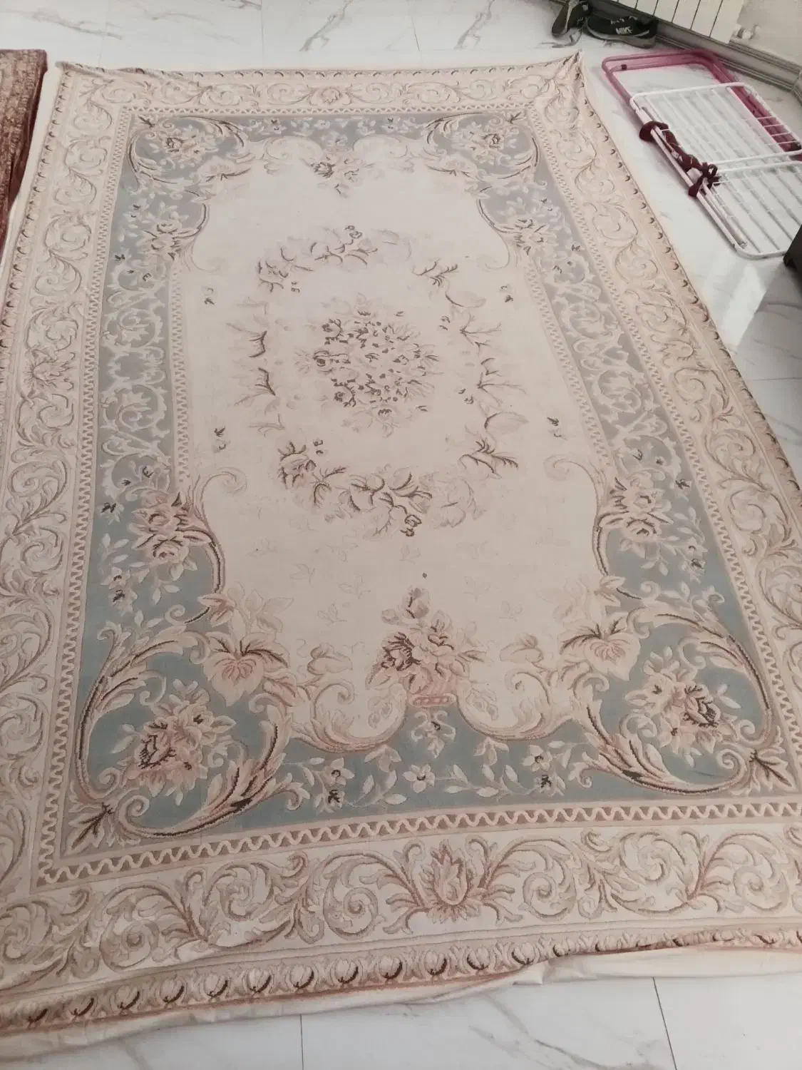 روفرشی|روفرشی|ری, شهادت|دیوار