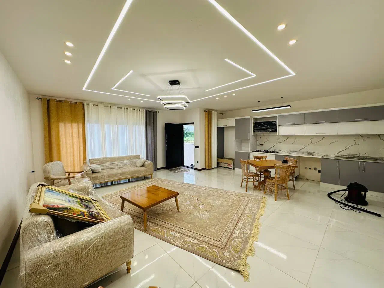 فلت استخردار/200متری%قی کل 3/5m|فروش خانه و ویلا|هچیرود, |دیوار