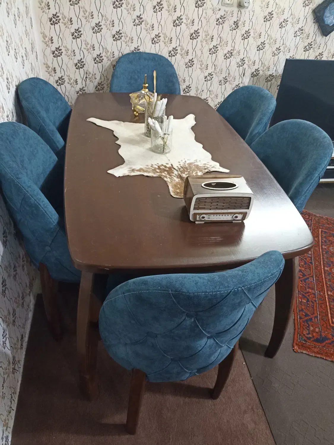 میز نهار خوری چوب راش وصندلی چستر با پارچه بوگاتی|میز و صندلی غذاخوری|خرمآباد, |دیوار