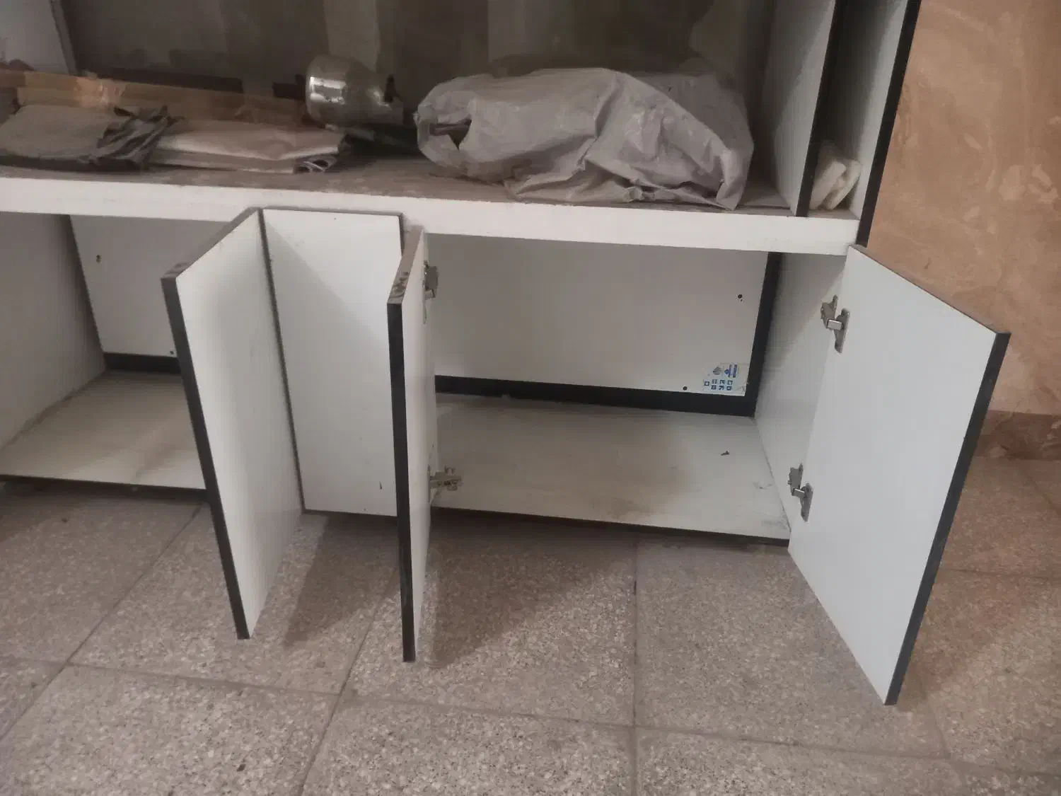 ویترین شیشه ای کمد دار|کتابخانه، شلف، قفسه‌های دیواری|مشهد, حیدرآباد|دیوار