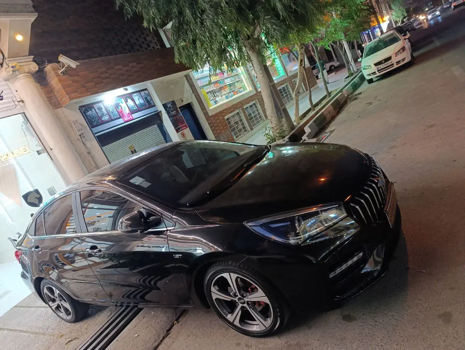 آریزو 5 FL 1402 (اتوگالری نبی ئی)|خودرو سواری و وانت|قم, بنیاد|دیوار