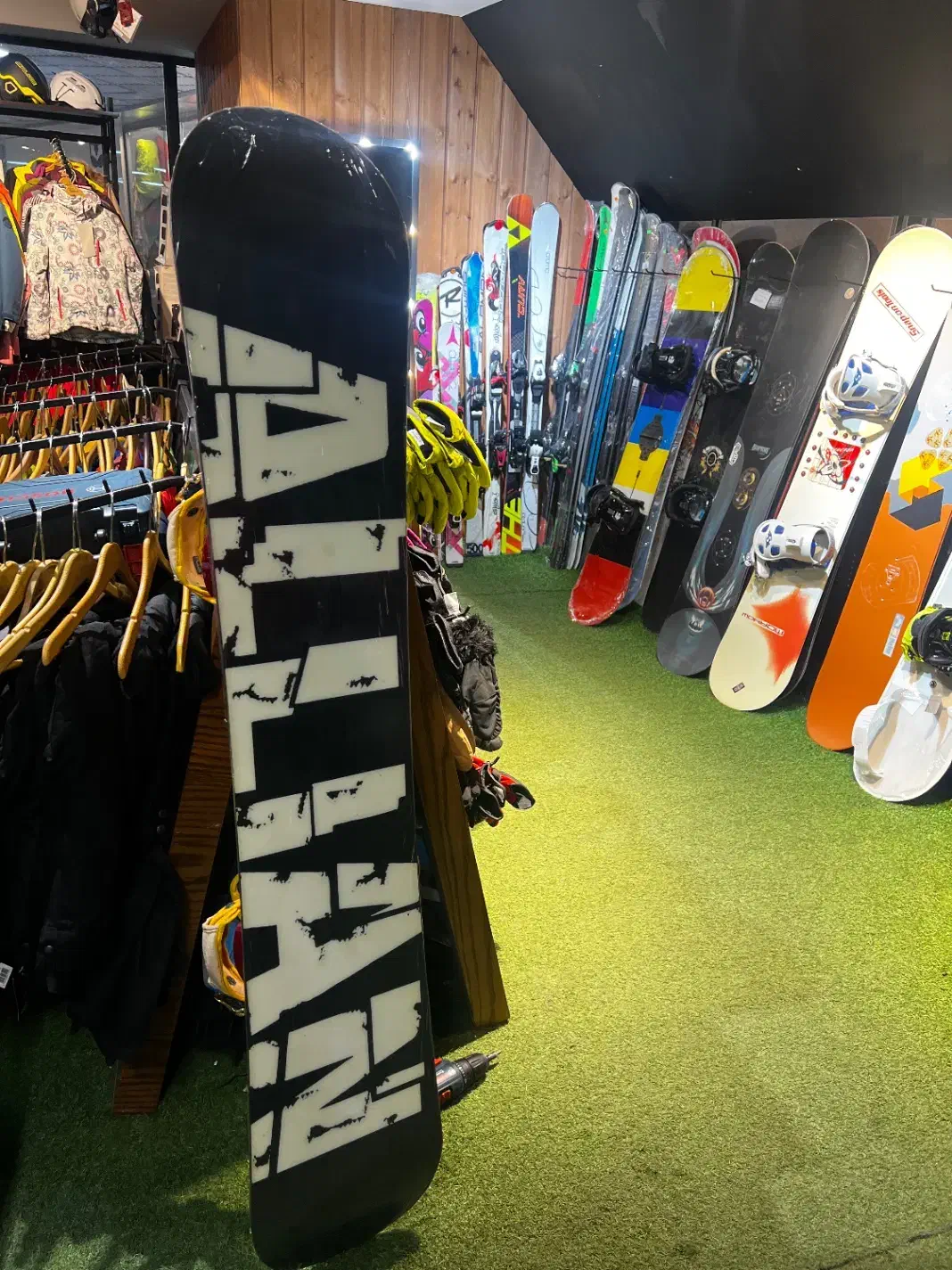 قد ۱۵۵ اسنوبرد کشور اتریش|ورزش‌های زمستانی|تهران, سیمای ایران|دیوار