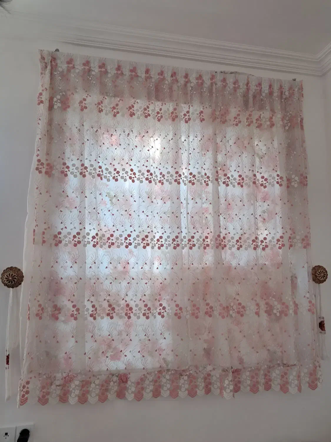 پرده حریر گلدوزی شده|پرده، رانر، رومیزی|تهران, وردآورد|دیوار