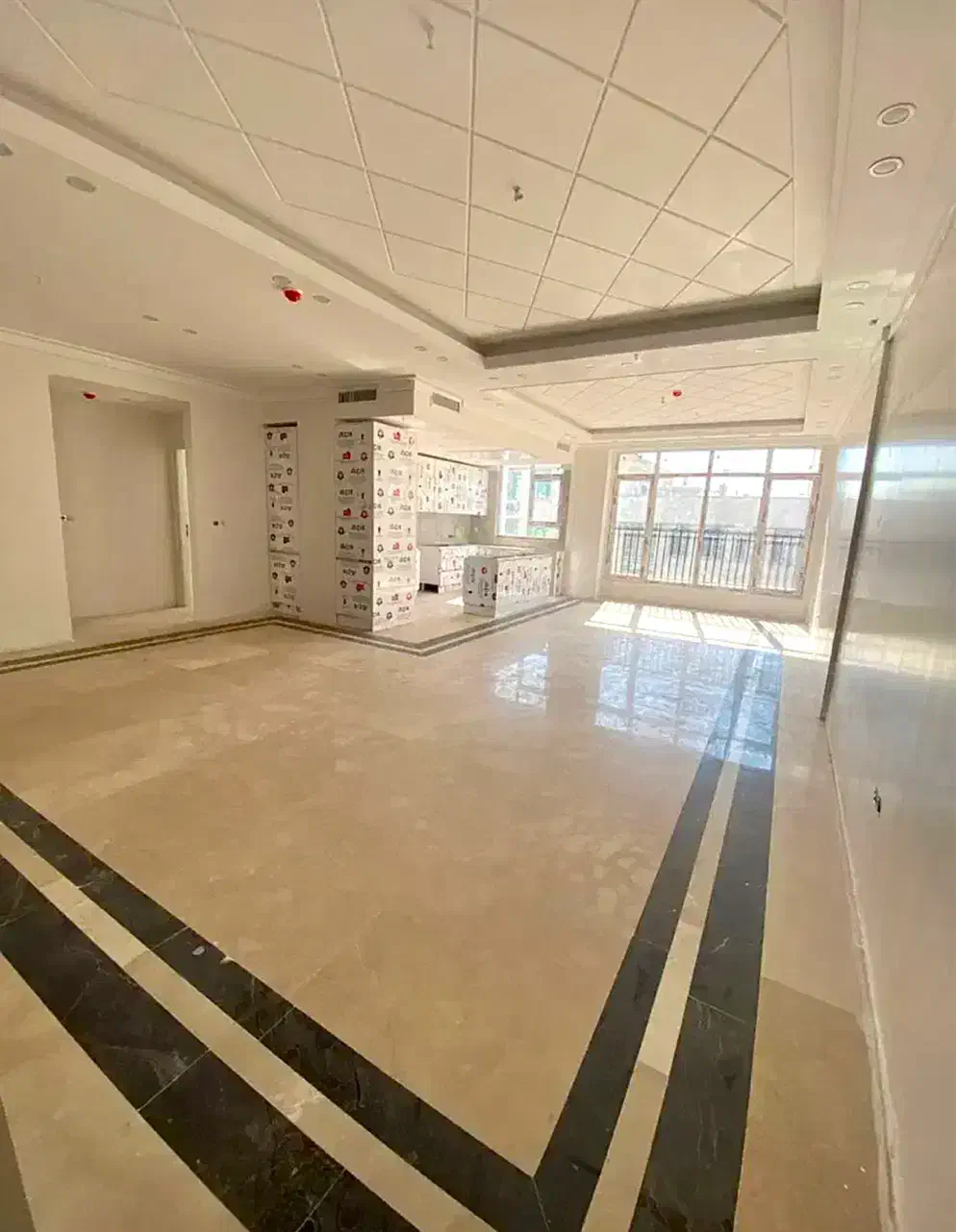 ۱۵۰ متر / خطی روبه آفتاب/سالن بزرگ-طبقه۱و۵