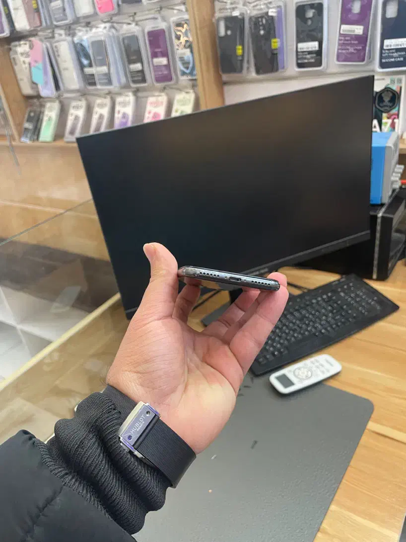 iPhone 8 64 gig|موبایل|قائم‌شهر, |دیوار