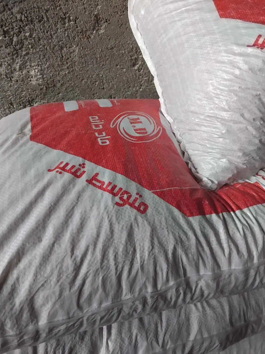 کنسانتره مادانه تازه|لوازم جانبی حیوانات|اشترینان, |دیوار