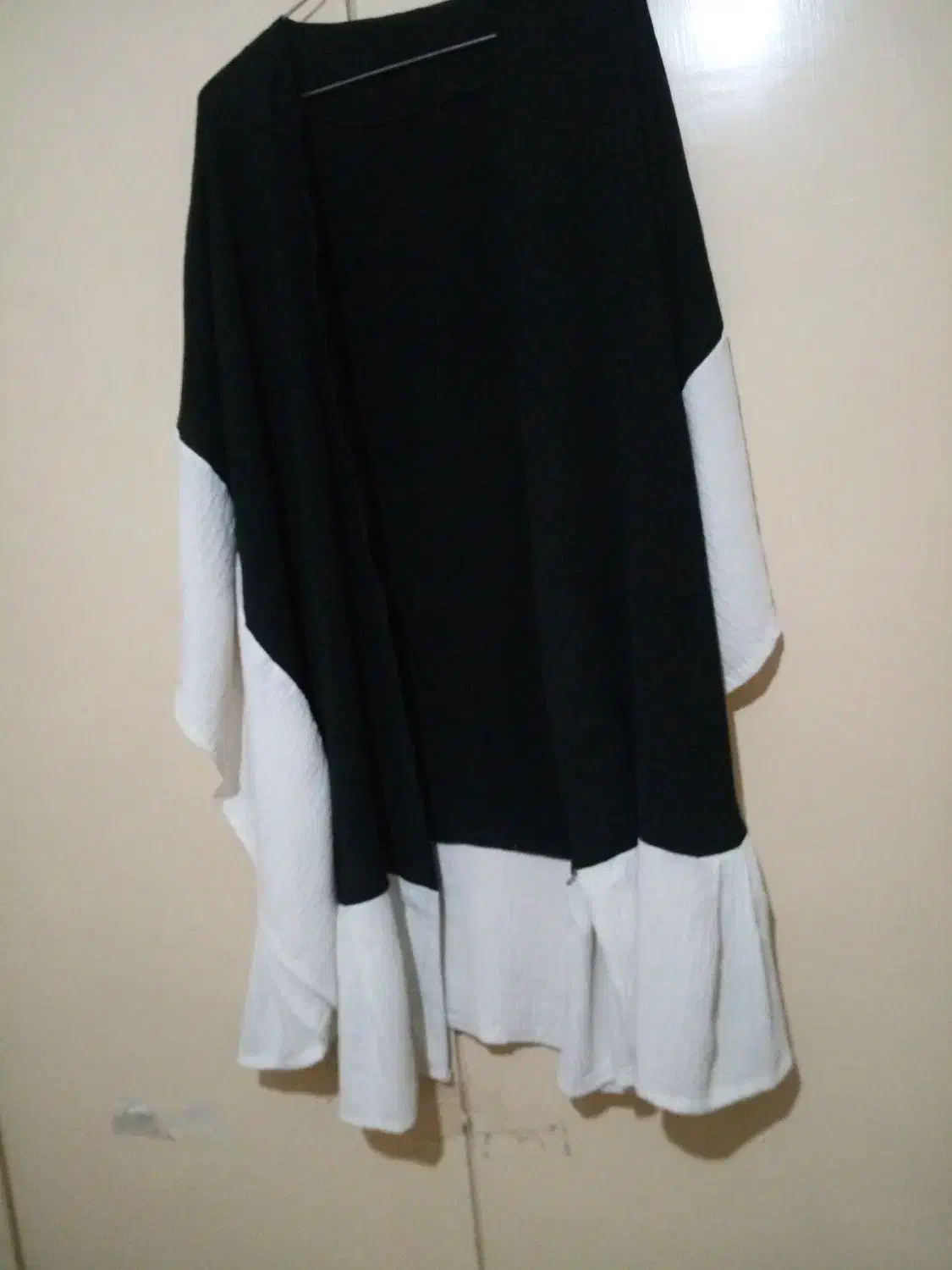 تعداد زیادی مانتو|لباس|فولادشهر, B6|دیوار