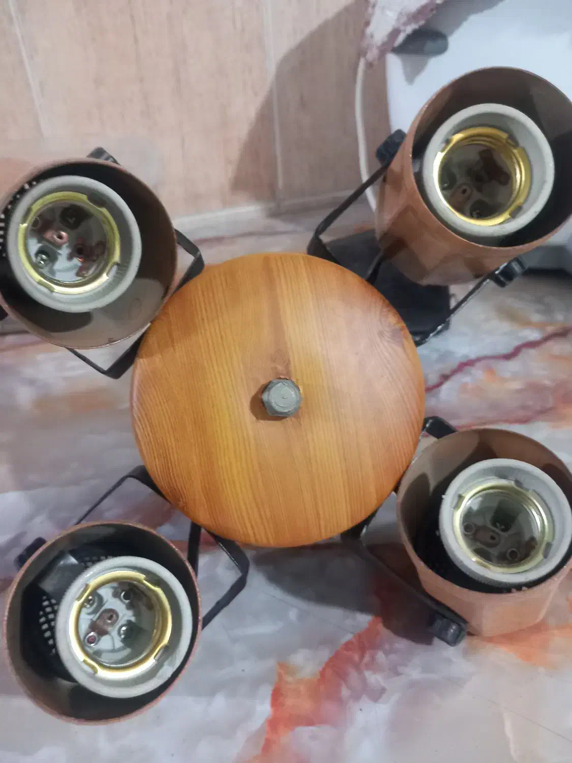 یک عددلوسترسالم|لوستر و چراغ آویز|کرمانشاه, |دیوار