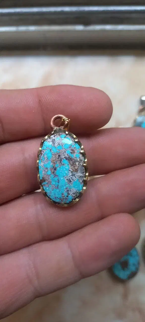 گردنبند فیروزه نیشابوری|جواهرات|مشهد, عنصری|دیوار