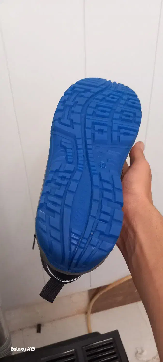 کفش ایمنی|کیف، کفش، کمربند|بروجرد, |دیوار