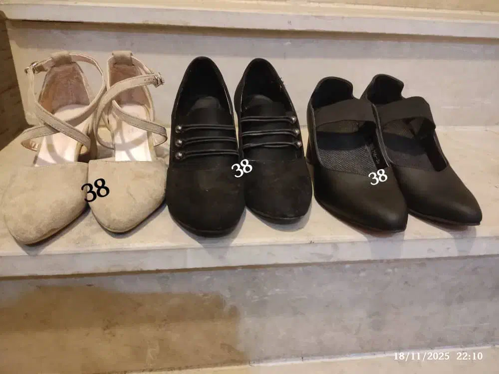 فروش کفش|کیف، کفش، کمربند|دوگنبدان, |دیوار