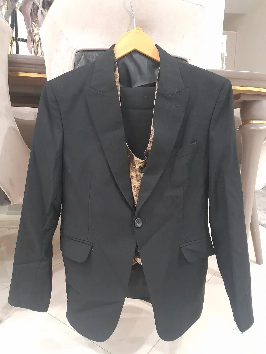 کاپشن خارجی و کت شلوار مجلسی|کفش و لباس بچه|اسلام‌شهر, شهرک الهیه|دیوار