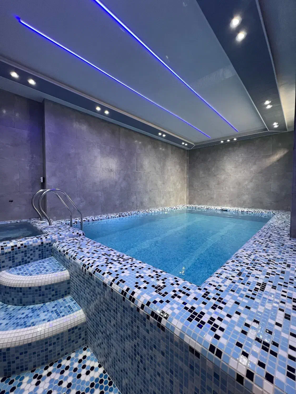 اجاره روزانه ویلا استخردار جکوزی دار نوساز جنگلی|اجارهٔ کوتاه‌مدت ویلا و باغ|ایزدشهر, |دیوار