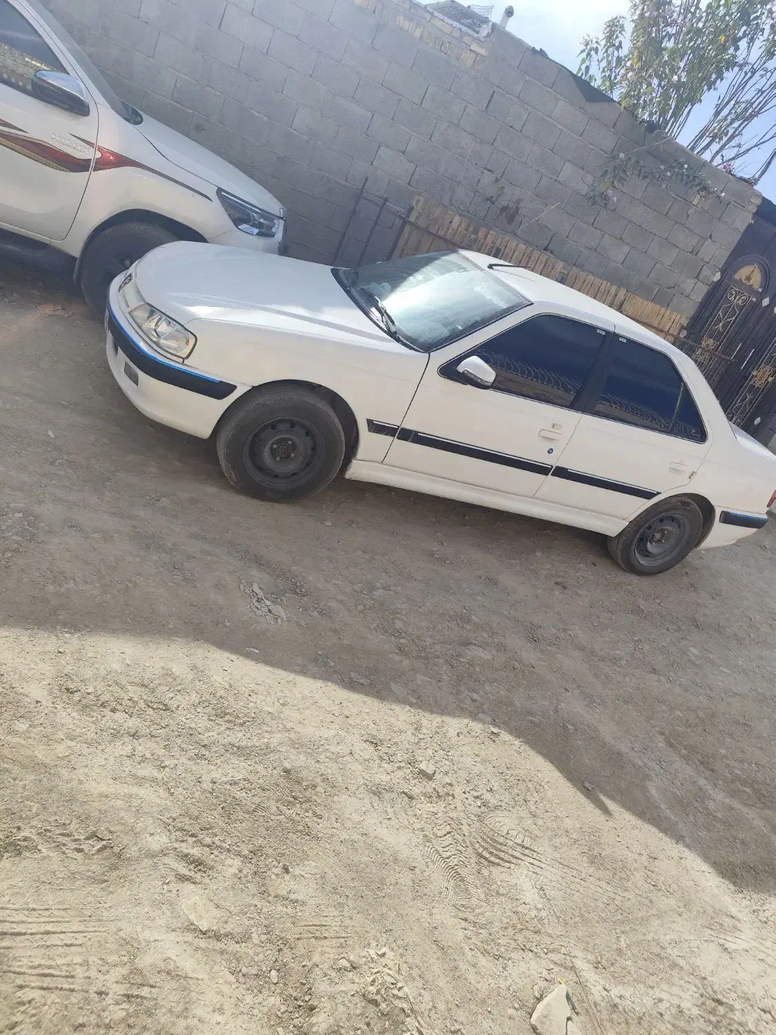 فروش پارس ساده 402 ومعاوزه با سورن خشک تارا|خودرو سواری و وانت|سراوان, |دیوار