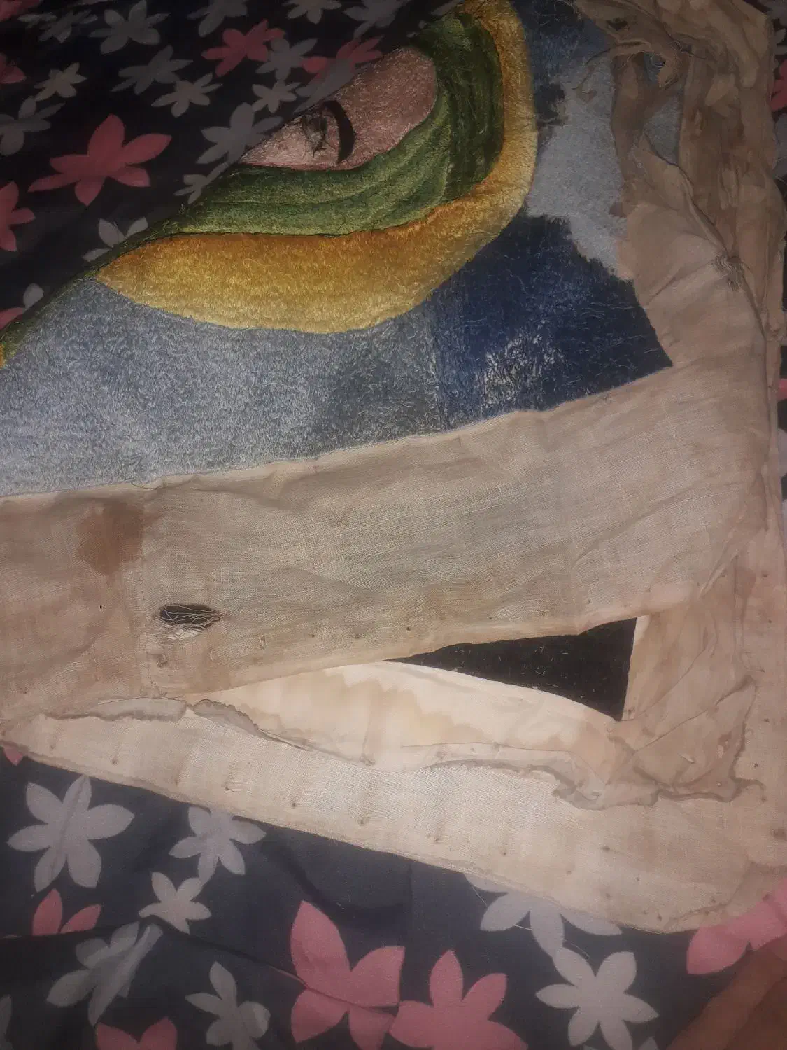 تابلو سوزن دوزی ظریف شمایل با قدمت تاریخی|کلکسیون اشیاء عتیقه|کرج, شهرک بنفشه|دیوار