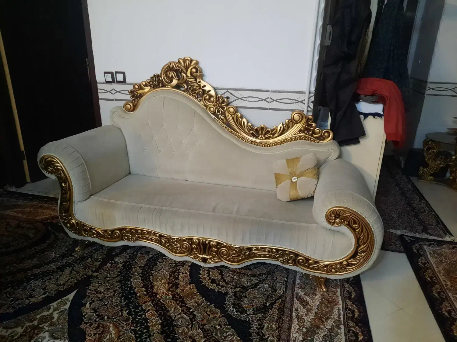 مبل سلطنتی به همراه میز ناهار خوری|مبلمان خانگی و میز عسلی|کرمان, |دیوار