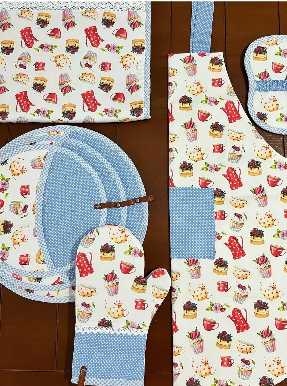 دوخت تخصصی سرویس آشپزخانه بصورت ست و تک|سفره، حوله، دستمال آشپزخانه|بیرجند, |دیوار