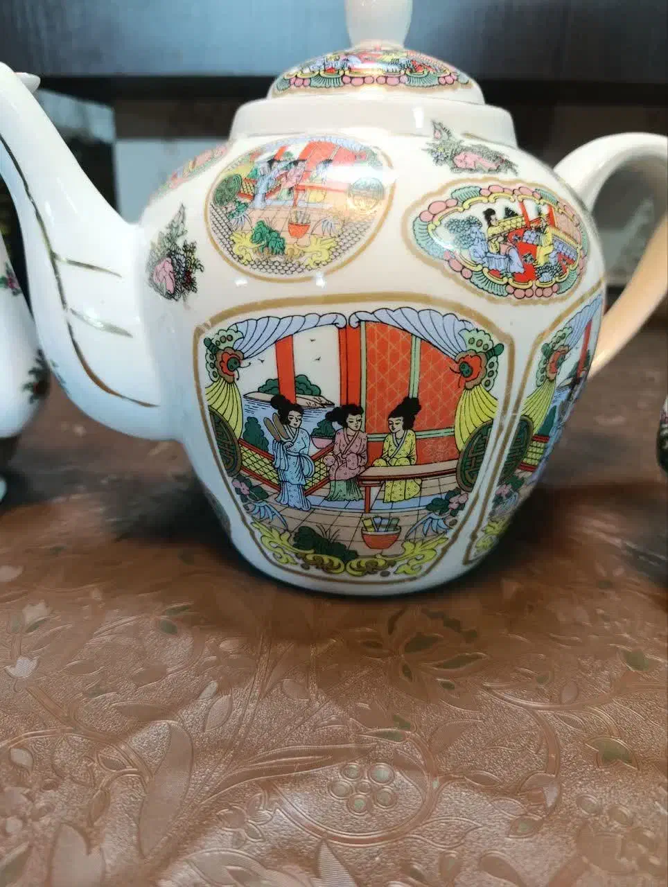 قوری چینی مرغی بزرگ|قوری، کتری، قهوهساز دستی|اصفهان, سرچشمه|دیوار