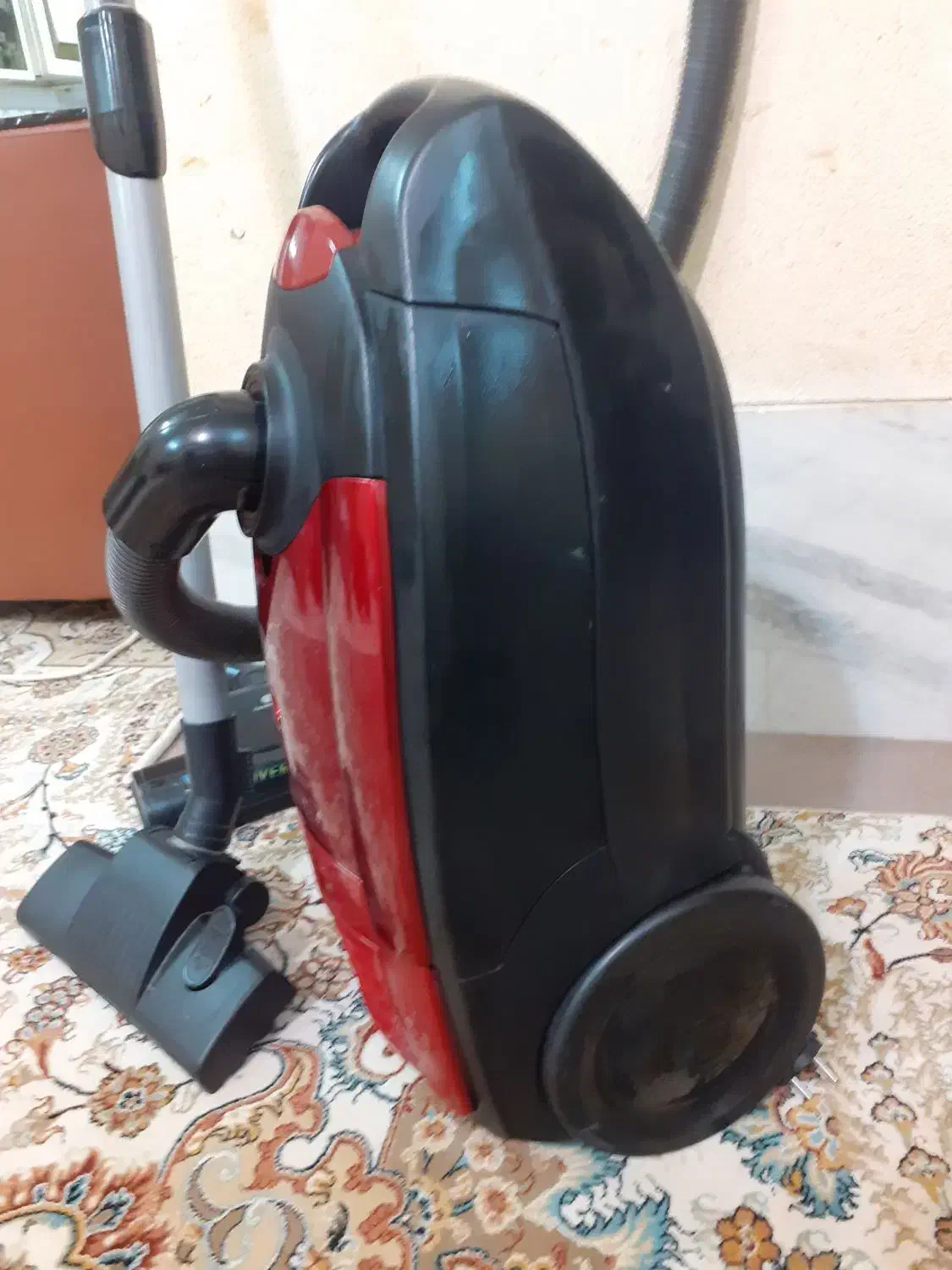 جاروبرقی ال جی ساخت کره جذاب|جاروبرقی، جارو شارژی، بخارشو|قم, زنبیل آباد|دیوار