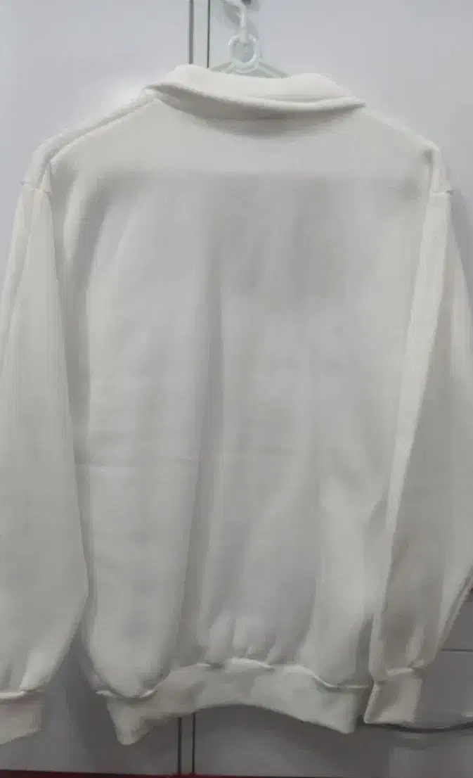 نیم‌زیپ سفید|لباس|بجنورد, |دیوار