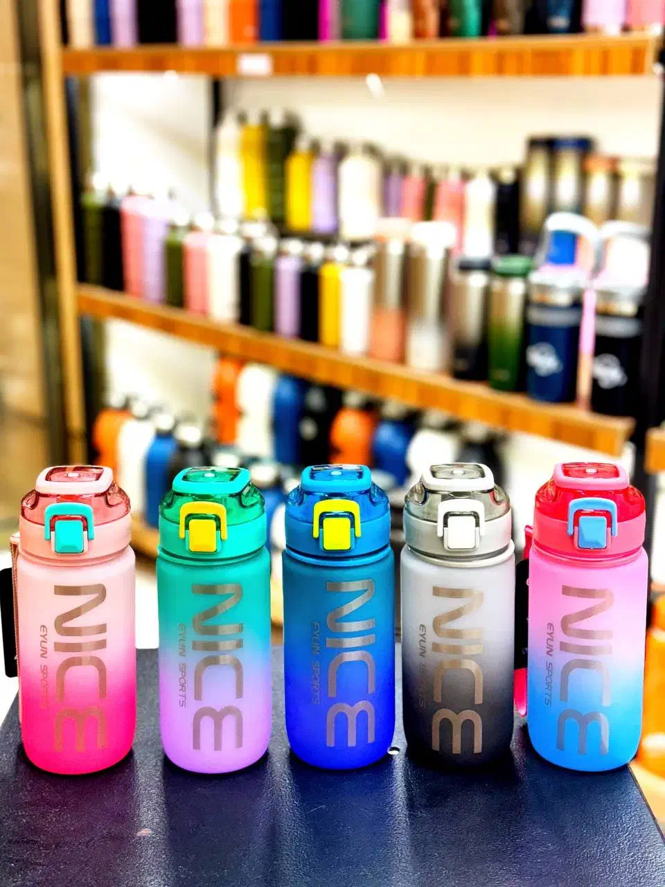 قمقمه نشکن اصلی نمایش بزند ایون قمقه|ظروف نگهدارنده، پلاستیکی، یک‌بارمصرف|مشهد, چهنو|دیوار