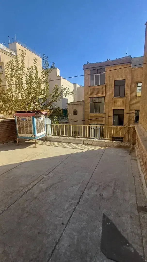 دربست ۲/۵ طبقه